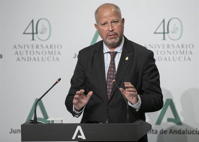 El consejero de Educación y Deporte, Javier Imbroda, durante la rueda de prensa posterior a la reunión del Consejo de Gobierno de la Junta de Andalucía. En Sevilla (Andalucía, España), a 15 de diciembre de 2020.