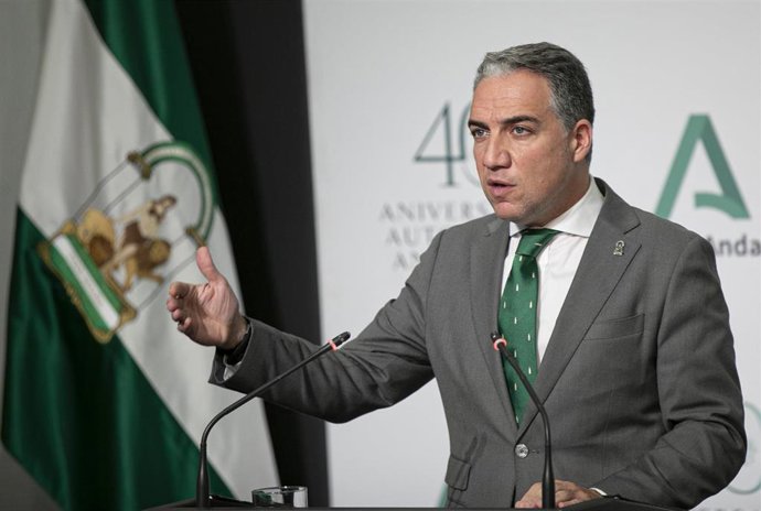 El consejero de la Presidencia, Administración Pública e Interior, Elías Bendodo , durante la rueda de prensa posterior a la reunión del Consejo de Gobierno de la Junta de Andalucía. En Sevilla (Andalucía, España), a 15 de diciembre de 2020.