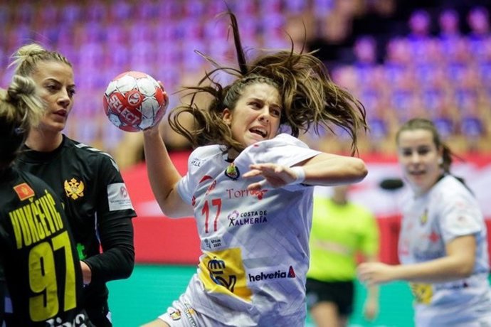 Jennifer Gutiérrez en el Montenegro-España del Europeo femenino de balonmano