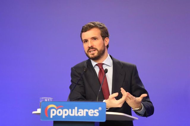 El presidente del Partido Popular, Pablo Casado, interviene en una rueda de prensa convocada ante los medio, en la sede de Partido Popular ubicado en la calle de Génova, Madrid (España), a 9 de marzo de 2020.