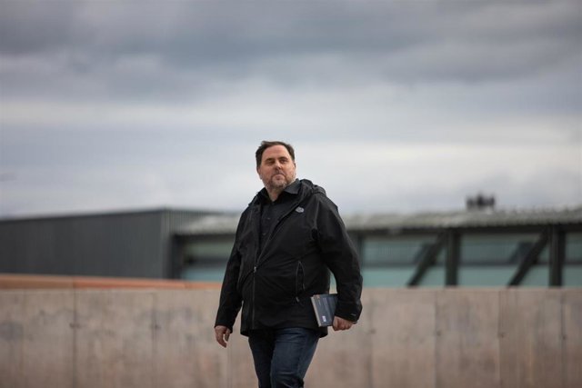 El líder de ERC, Oriol Junqueras, a su salida de la prisión de Lledoners