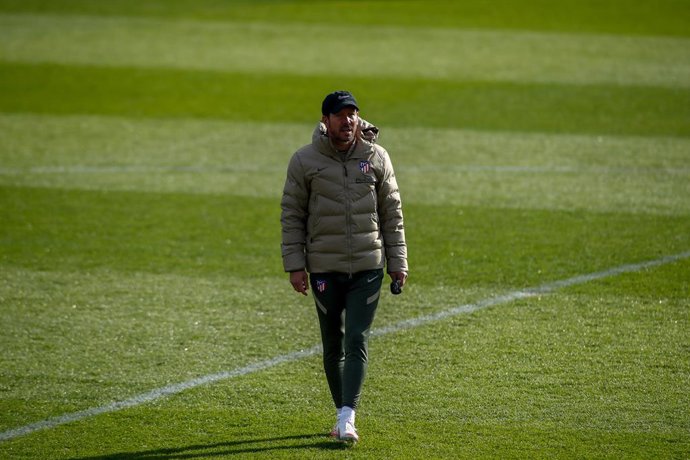 Diego Pablo Simeone, head coach of Atletico de Madrid, looks on during the Atletico de Madrid training session for the UEFA Champions League football match to play against Lokomotiv of Moscow at Ciudad Deportiva Wanda Atletico de Madrid on November 24, 