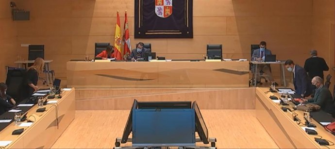 Sesión de la Comisión de Economía y Hacienda de las Cortes.