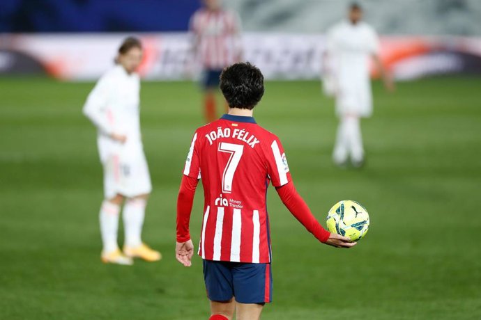 Joao Felix durante el derbi ante el Real Madrid de LaLiga Santander 2020-2021