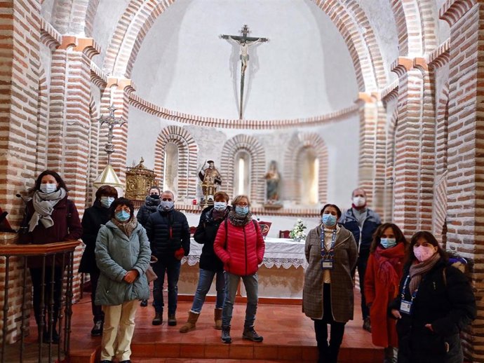 Visita a Santa María la Real de Nieva en la que culmina el ciclo 'Viajero, yo te enseñaré Segovia'.