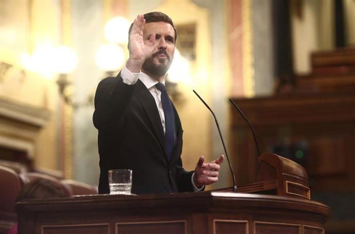 El presidente del PP, Pablo Casado interviene durante una sesión de control al Gobierno, en Madrid (España), a 16 de diciembre de 2020. Durante el pleno, el presidente del Gobierno ha hecho un primer balance del segundo estado de alarma decretado el pas