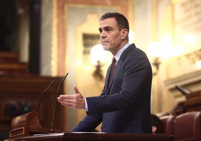 El presidente del Gobierno, Pedro Sánchez interviene en una sesión plenaria en el Congreso de los Diputados