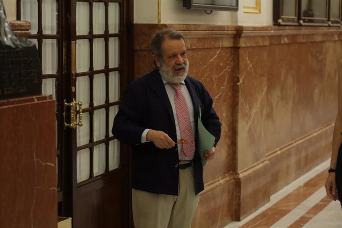 El Defensor del Pueblo, Francisco Fernández Marugán, en el Congreso