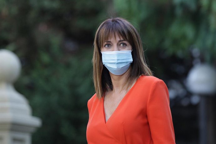 La vicelehendakari 2 de Trabajo y Empleo, Idoia Mendia, se dirige al Palacio de Ajuria Enea para tomar posesión de su cargo en la XII Legislatura del Gobierno Vasco , en Vitoria-Gasteiz, Álava (Euskadi), a 8 de septiembre de 2020.