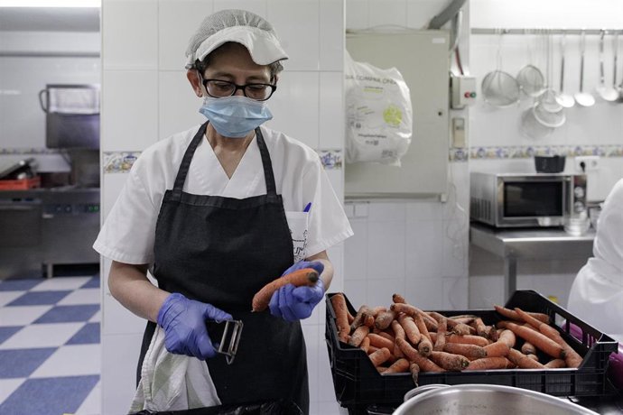 Cocinera con una discapacidad sensorial .
