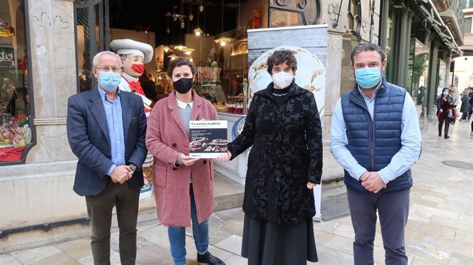 El director general de Comercio, Miquel Piñol, la directora gerent del IDI, Mariona Luis, y el gerente de la Associació de Forners i Pastissers, Pep Magraner.