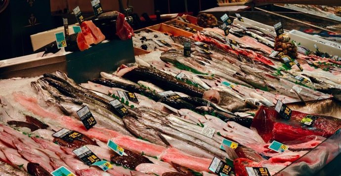 Las ventas de pescado caen un 10% en la desescalada a pesar de la reapertura parcial de bares y restaurantes