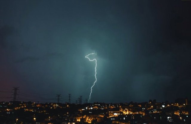 Tormenta en zona urbana