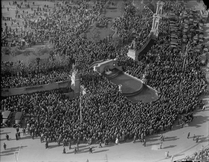 Imagen de la proclamación de la Republica el 14 de abril de 1931.