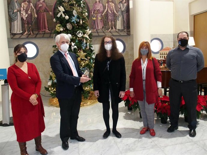 El Colegio de Abogados de Málaga entrega el premio Salvador Andrés Reina de Derechos Humanos a la asociación Trans Huellas