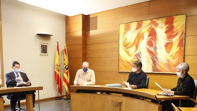 La Mesa de la Comisión de Hacienda, Presupuestos y Administración Pública de las Cortes de Aragón.