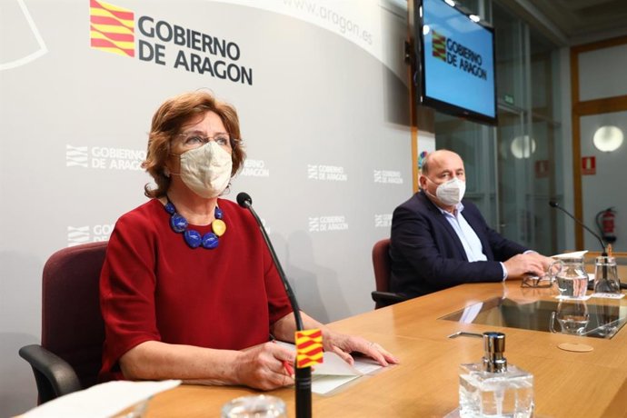 Rueda de prensa de la consejera de Servicios Sociales, María Victoria Broto, y del secretario general técnico de Ciudadanía, José Antonio Jiménez.
