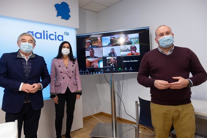 El senador del PP José Manuel Barreiro, la diputada del PP Paula Prado y el secretario xeral del PPdeG, Miguel Tellado