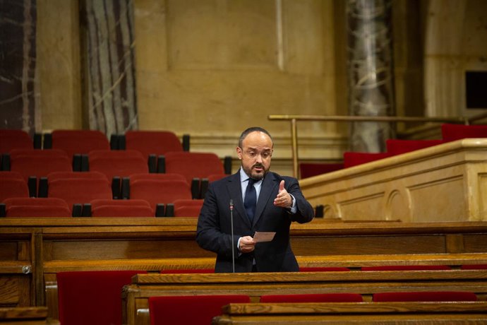 El líder del PP a Catalunya, Alejandro Fernández, intervé durant una sessió plenria en el Parlament de Catalunya. Barcelona, Catalunya, 16 de desembre del 2020. 