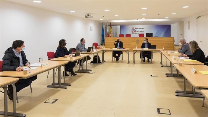 El Consejero De Sanidad, Miguel Rodríguez, Preside La Reunión Del Patronato De La Fundación Marqués De Valdecilla