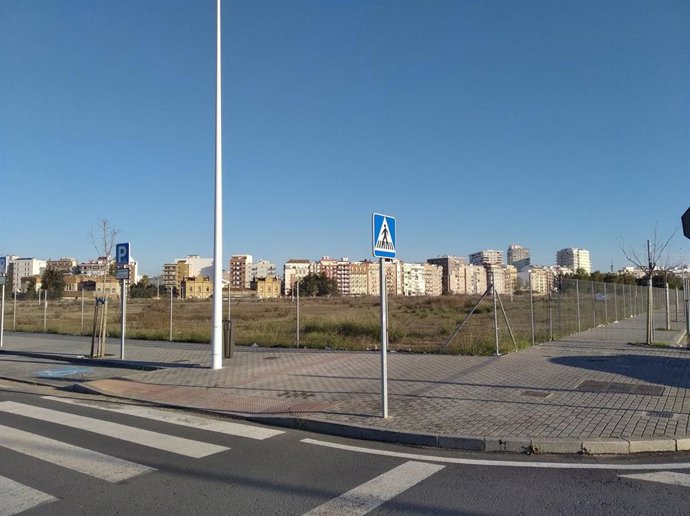 Solar en el que irá ubicado el nuevo CEIP en Huelva.