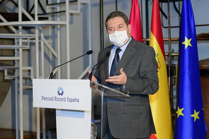 El presidente de C-LM, Emiliano García-Page, en la inauguración de la ampliación de las instalaciones de Pernaud Ricard en Las Labores