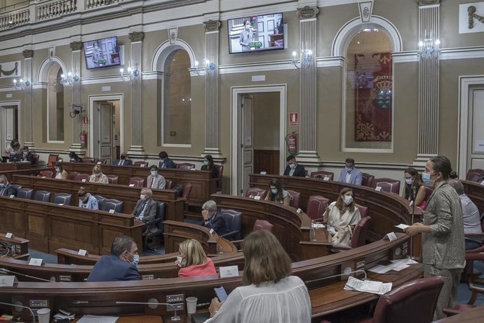 Pleno del Parlamento de Canarias