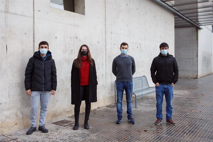 Xavier Usunáriz, Uxue Beraza, Julen Martínez y Juan Eduardo Moreno, impulsores de la aplicación para puntuar los bares