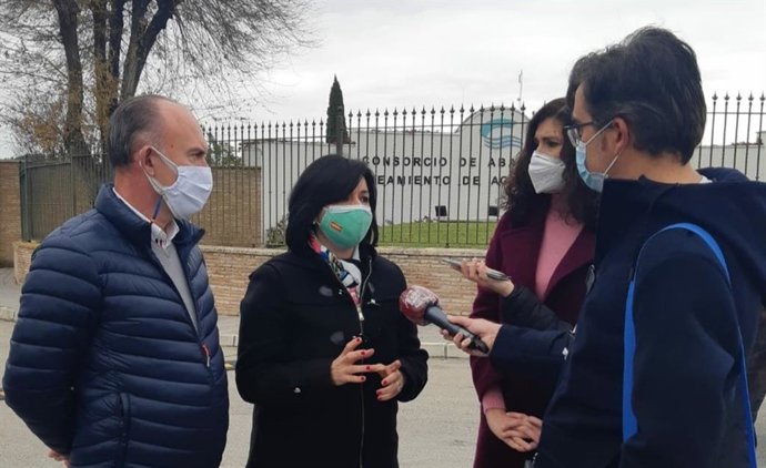 [Sevilla] Foto Y Np Pp Señala Como Objetivos Prioritarios Ante La Crisis De Agua Contaminada Bonificar A Empresas Y Consumidores, Dirimir Responsabilidades Y Garantizar La Calidad Del Agua