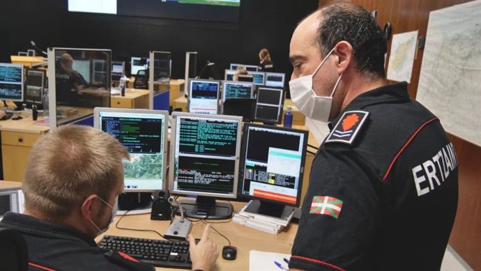 Unidad de estafas informáticas de la Ertzaintza