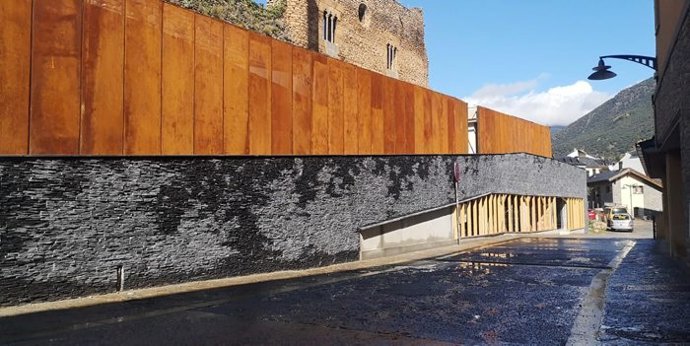 Biblioteca central de Sort