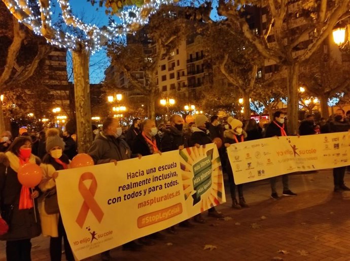 Concentración contra la Ley Celaá