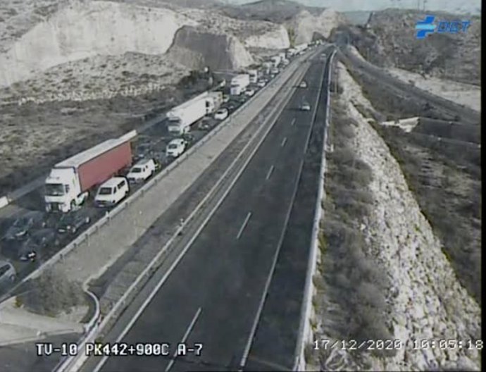 Autovía A-7 a su paso por Almería tras un accidente múltiple