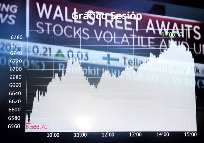 Una gráfica con valores en la bolsa de Madrid, a 4 de noviembre de 2020. 