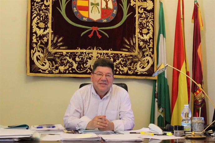 El alcalde de Trigueros, Cristóbal Romero.