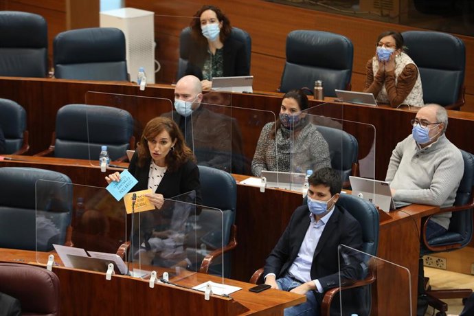 La portavoz de Más Madrid, Mónica García, interviene durante una sesión plenaria en la Asamblea de Madrid (España), a 3 de diciembre de 2020. La Asamblea leva a debate en el Pleno de este jueves los planes alternativos que tiene la Comunidad de Madrid p