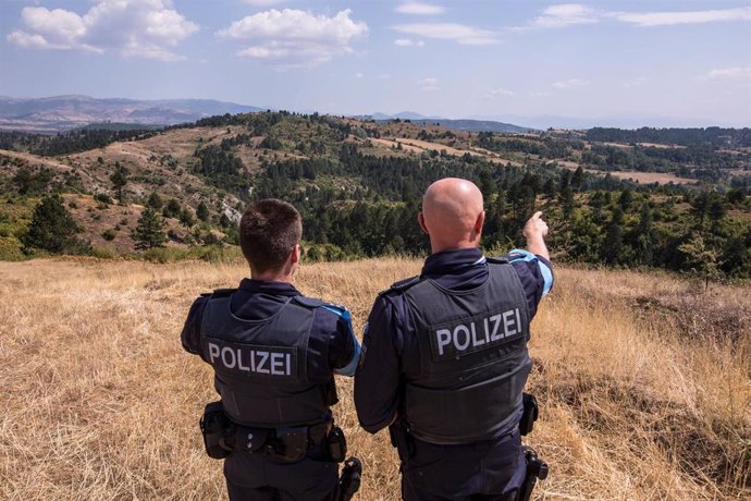 Agentes de la Policía de Albania en una imagen de archivo.