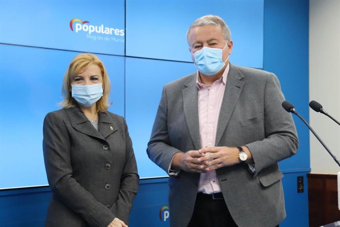 Violante Tomás y Francisco Bernabé, en la rueda de prensa