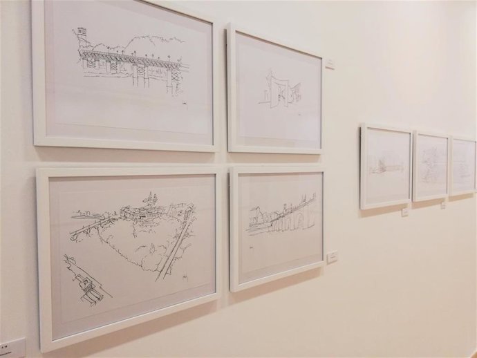 La sala de exposiciones del Ayuntamiento de Logroño exhibe 'Logroño dibujajo', 93 imágenes sobre el crecimiento de la ciudad, obra del urbanista y dibujante Jesús López Araquistain.