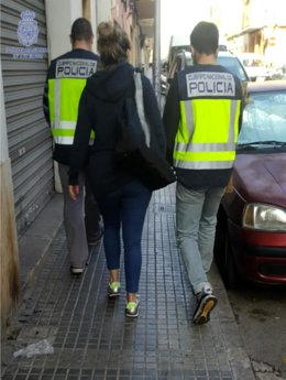 Una de las detenidas por la Policía Nacional.
