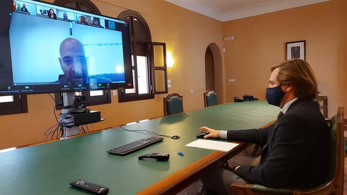 El delegado del Gobierno andaluz, Antonio Repullo, durante el encuentro con empresarios cordobeses.