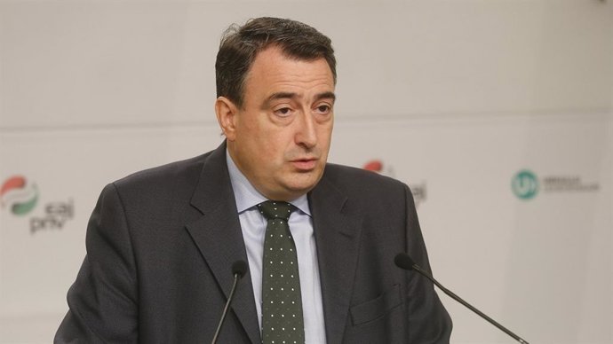 El portavoz del PNV en el Congreso, Aitor Esteban, en comparecencia de prensa
