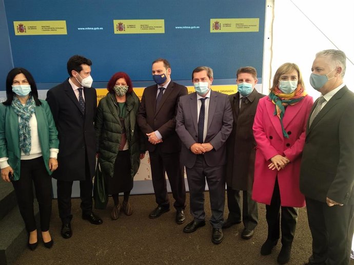 Dirigentes del Gobierno y el PSOE de Granada con el ministro Ábalos