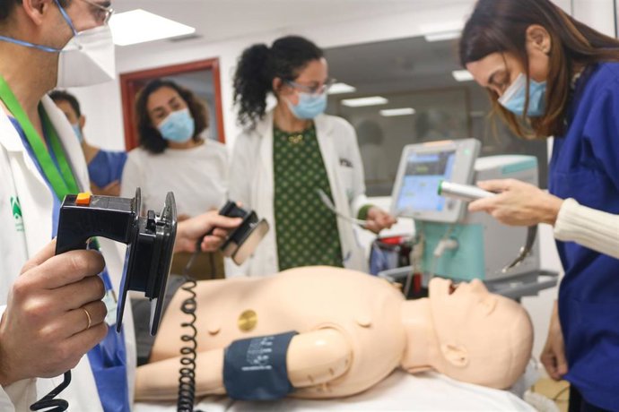 [L Mmcc.Huvmr.Sspa] El Hospital Universitario Virgen Del Rocío Estrenará Una Sala De Simulación Robótica Para Residentes