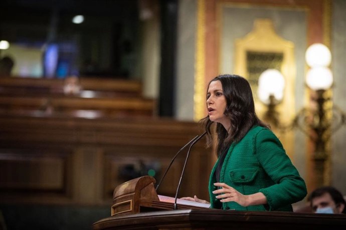 La presidenta de Ciudadanos, Inés Arrimadas, interviniendo en un debate en el Pleno del Congreso de los Diputados.