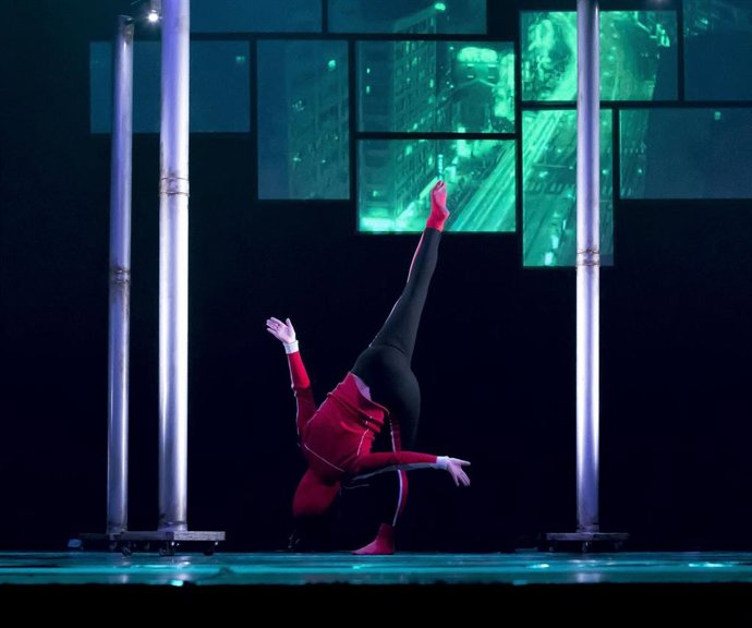 La compañía de danza de Fernando Hurtado revisa un clásico para todos los públicos en Caperucita today, en el Teatro Cánovas