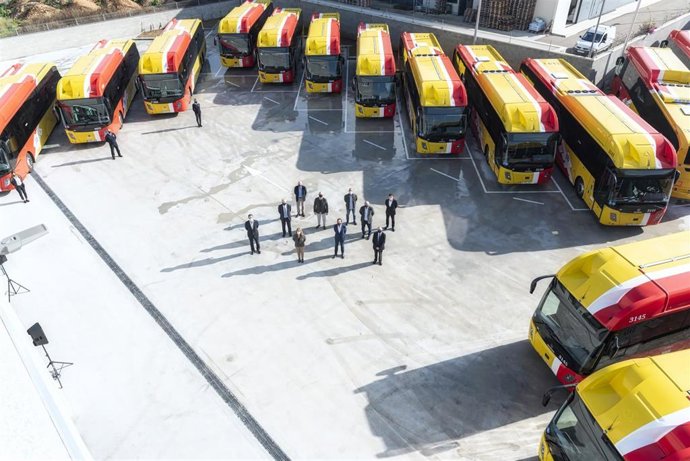 Presentación de la nueva flota de buses del TIB.