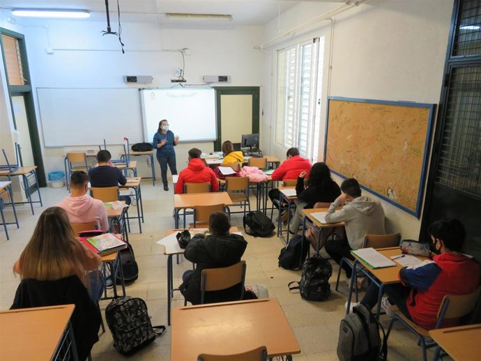 Charla sobre formación en riesgos laborales en el IES Alto Conquero de Huelva.