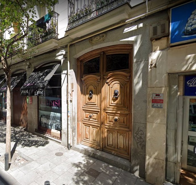 Desalojada otra ruidosa fiesta en un piso de alquiler turístico en Centro de Madrid con más de 20 jóvenes