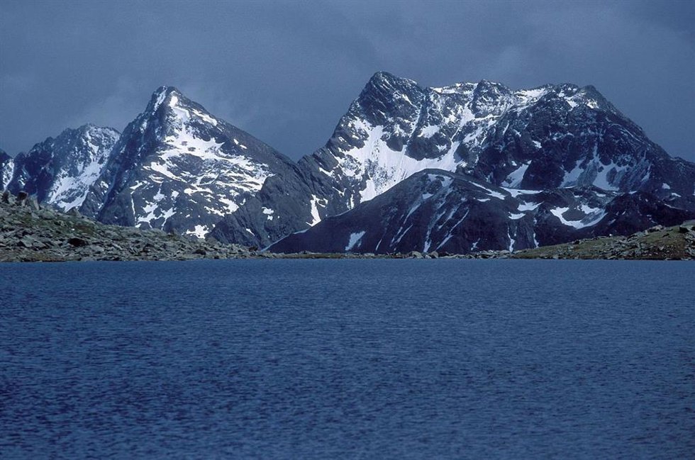 Cumbre del Weibseespitze en el Tirol austriaco